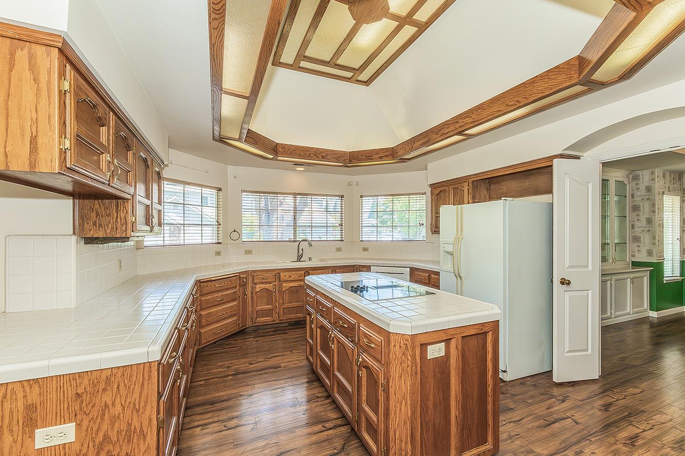 534 E Mariners Cir, Fresno, CA 93730