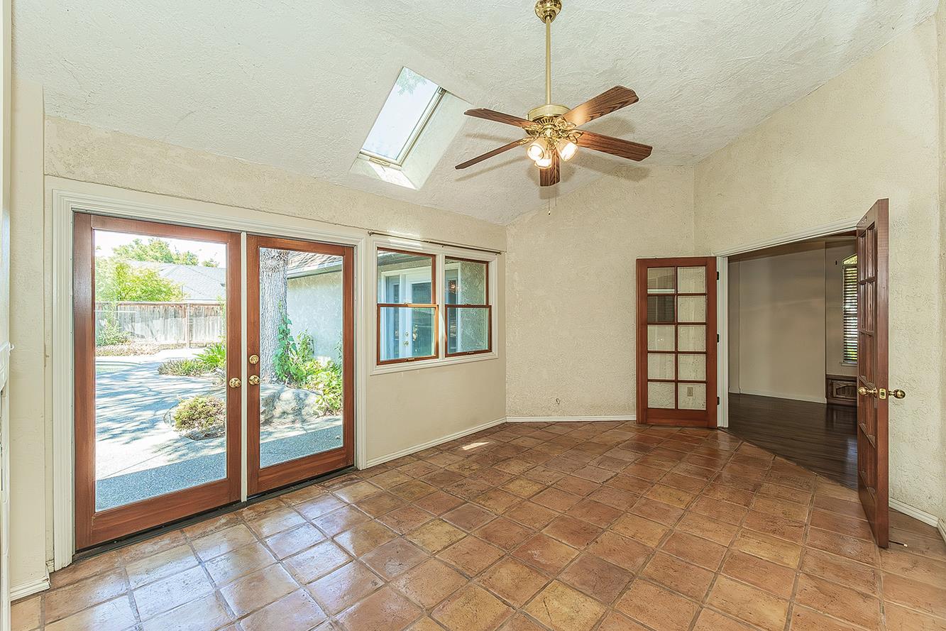 534 E Mariners Cir, Fresno, CA 93730