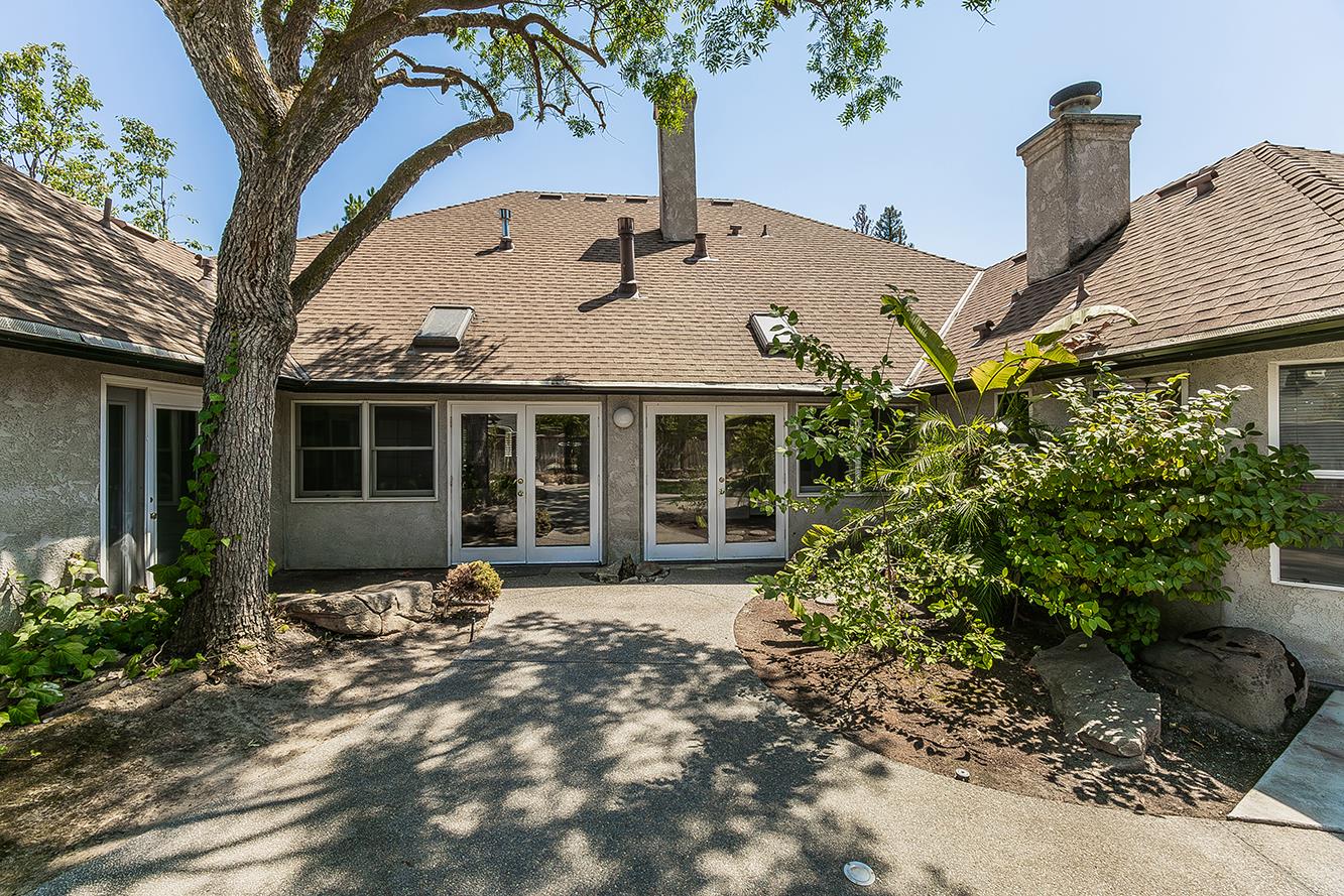 534 E Mariners Cir, Fresno, CA 93730