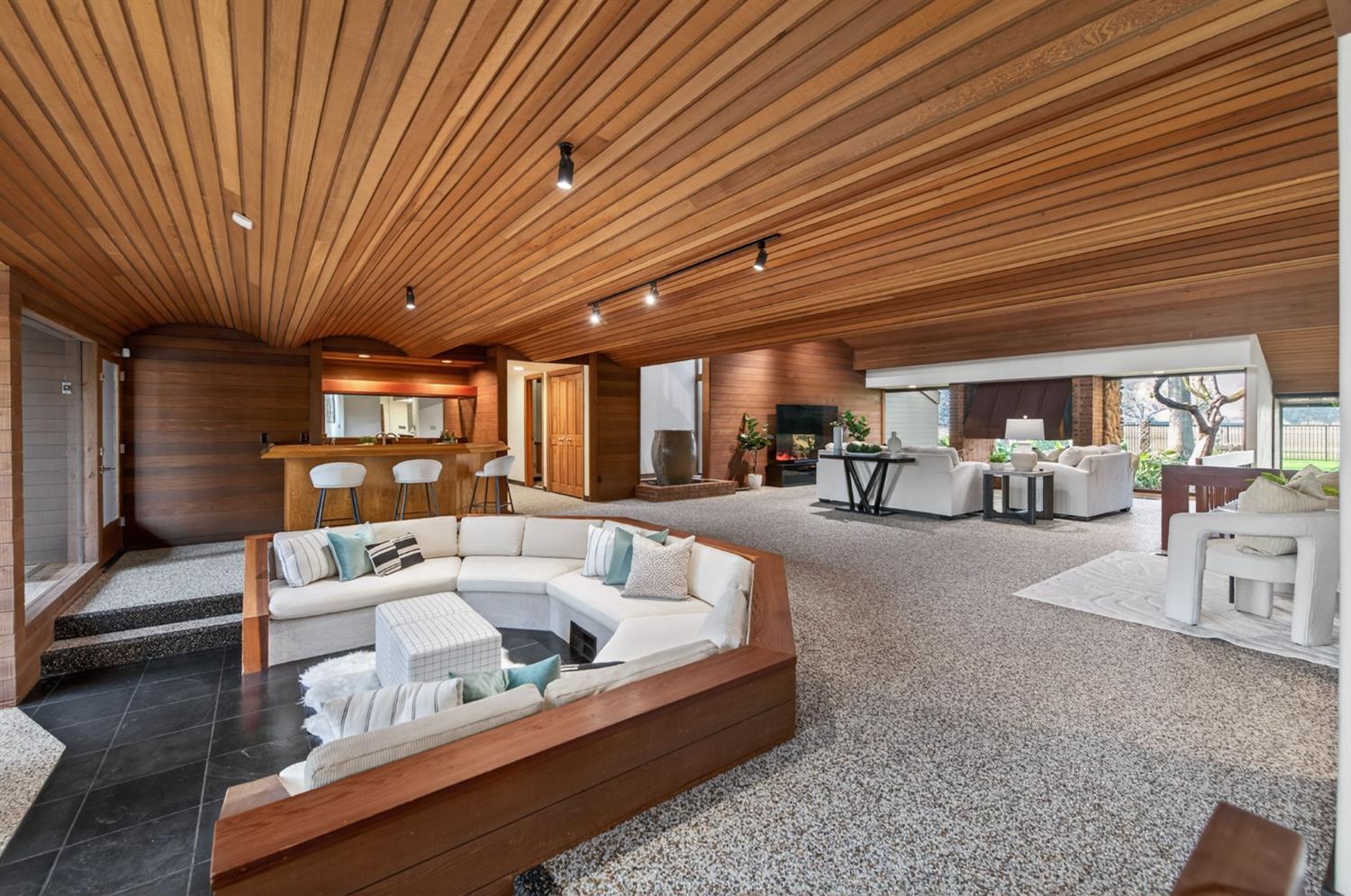 7621 N Laguna Vista Ave, Fresno, CA 93711