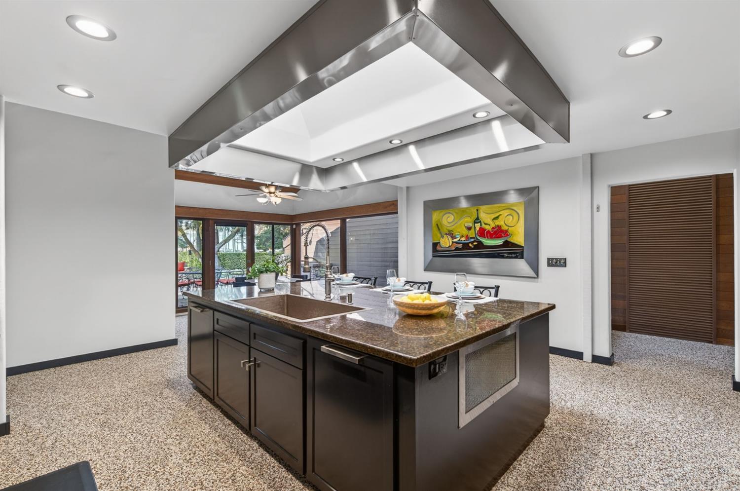 7621 N Laguna Vista Ave, Fresno, CA 93711