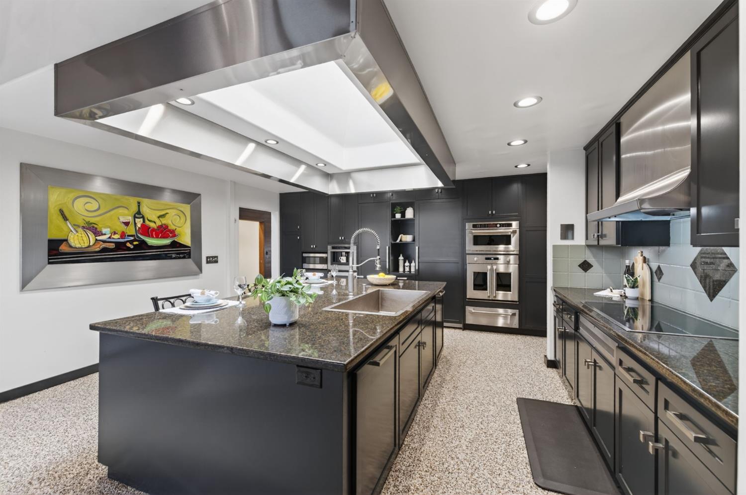 7621 N Laguna Vista Ave, Fresno, CA 93711