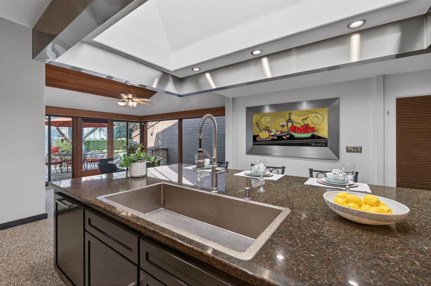 7621 N Laguna Vista Ave, Fresno, CA 93711