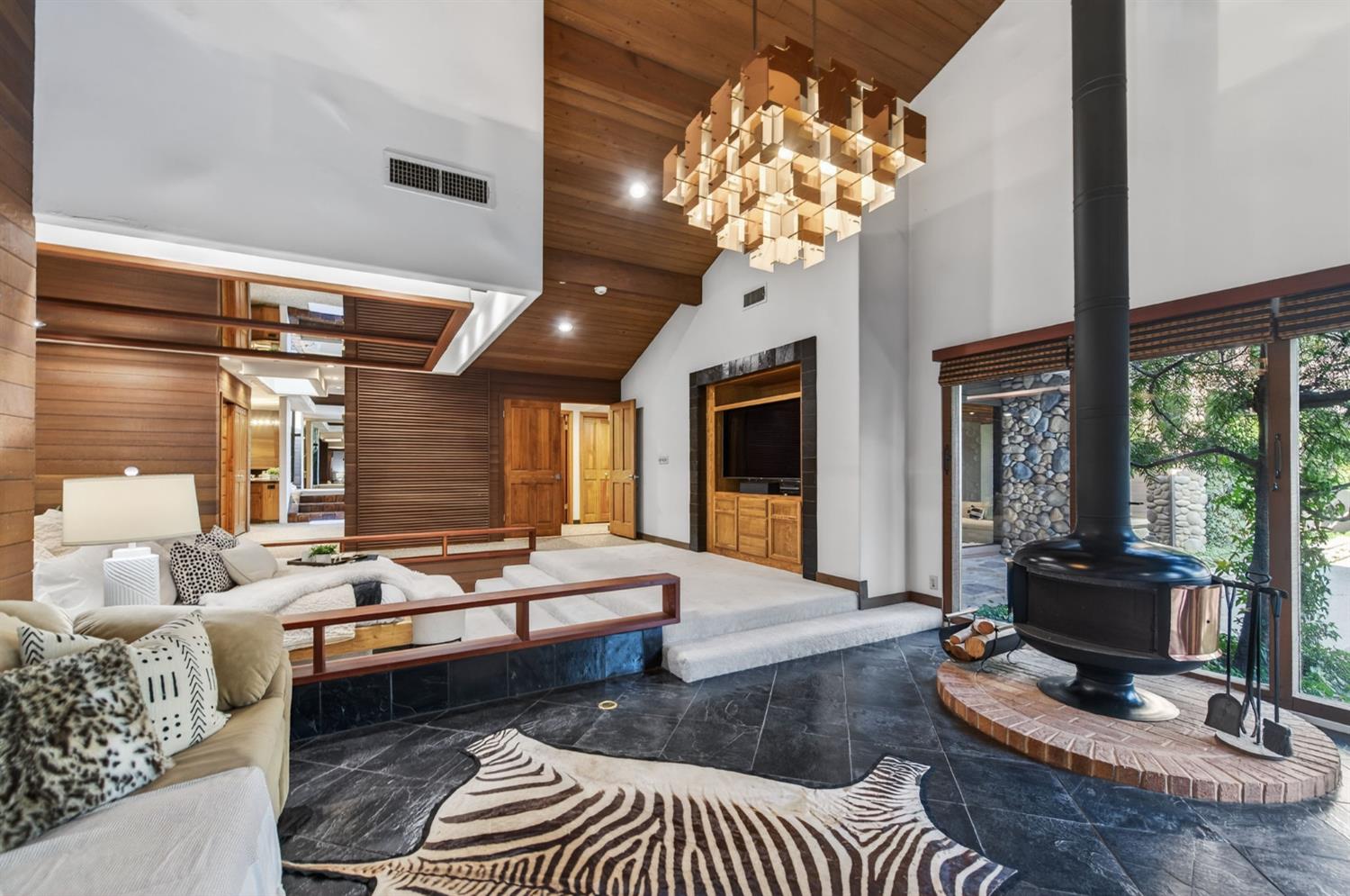 7621 N Laguna Vista Ave, Fresno, CA 93711