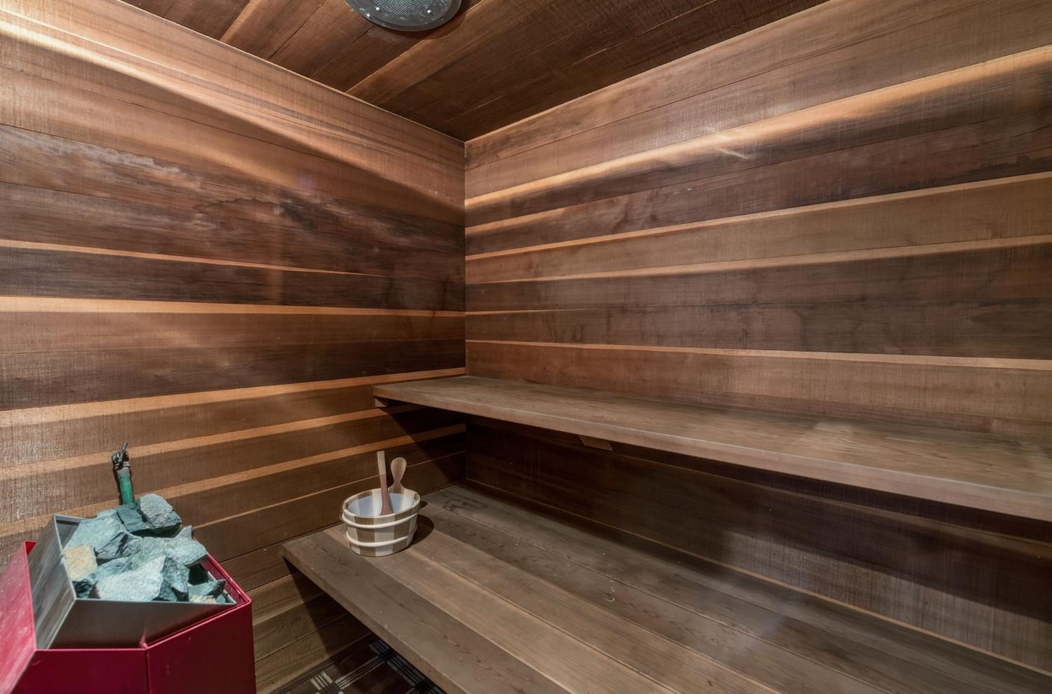 7621 N Laguna Vista Ave, Fresno, CA 93711