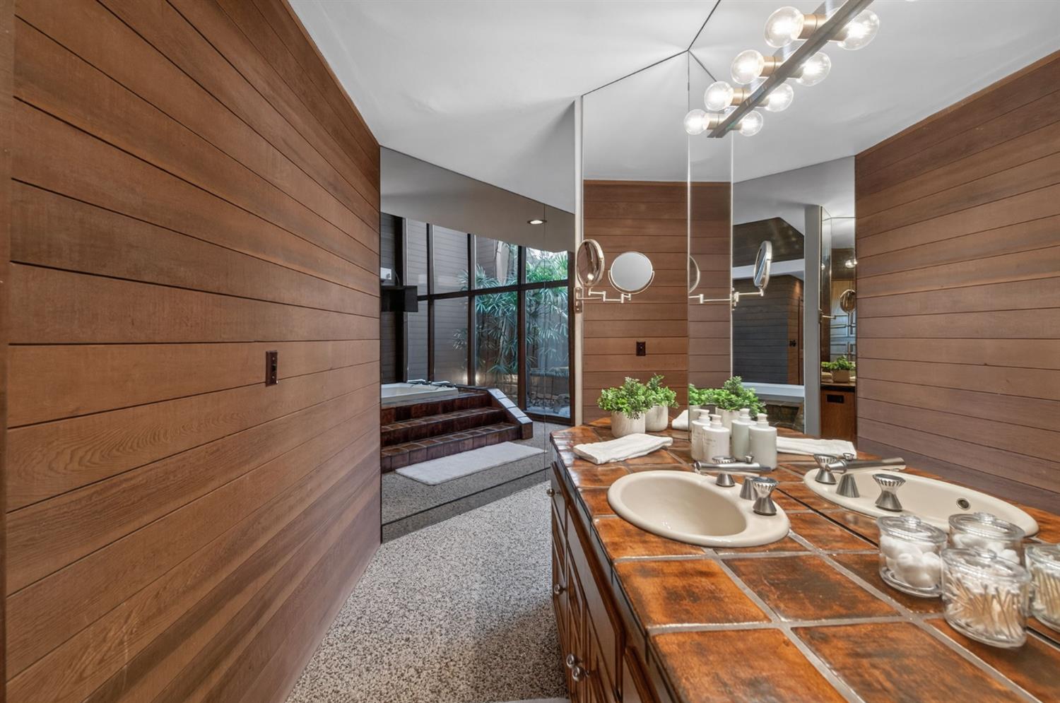 7621 N Laguna Vista Ave, Fresno, CA 93711