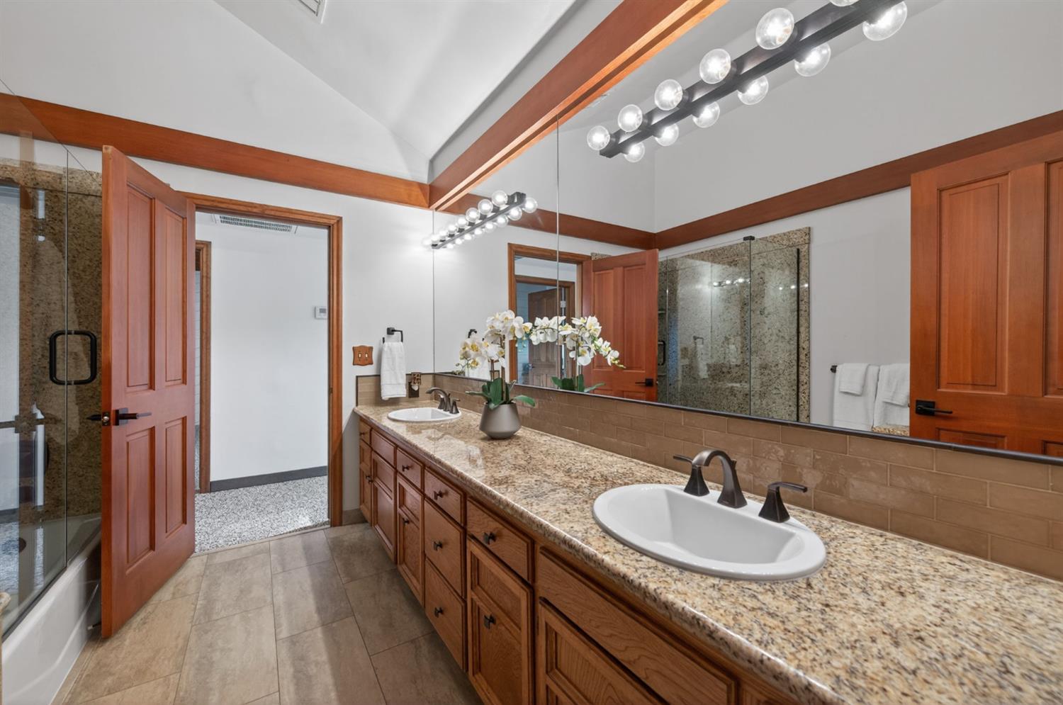 7621 N Laguna Vista Ave, Fresno, CA 93711