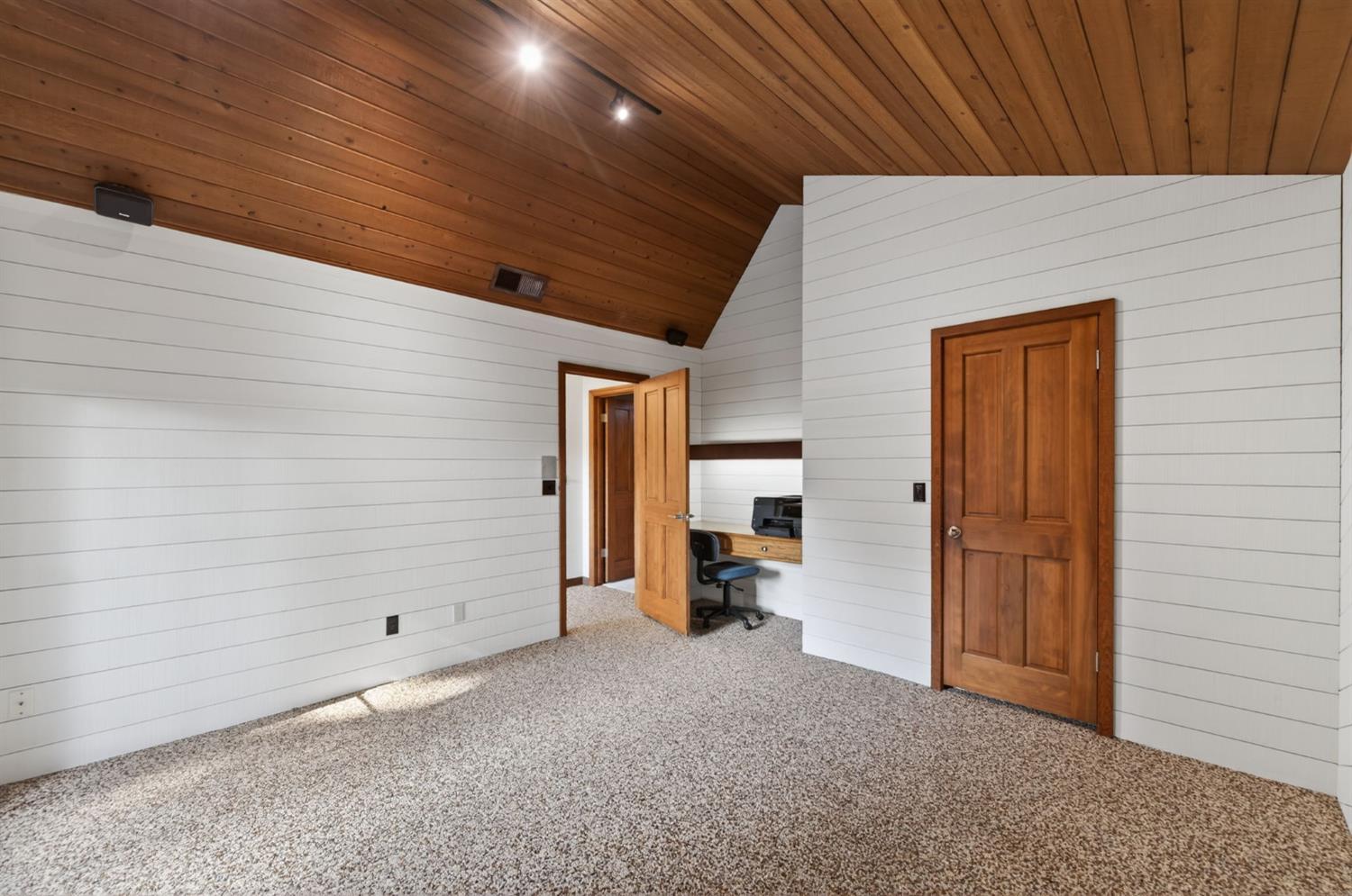 7621 N Laguna Vista Ave, Fresno, CA 93711