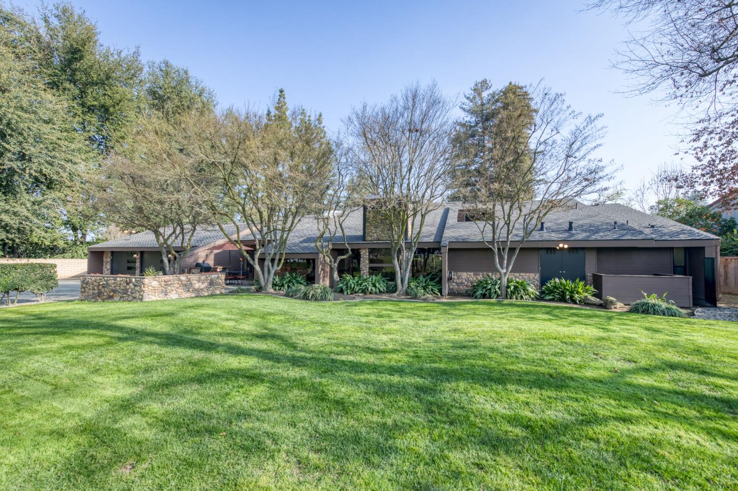 7621 N Laguna Vista Ave, Fresno, CA 93711