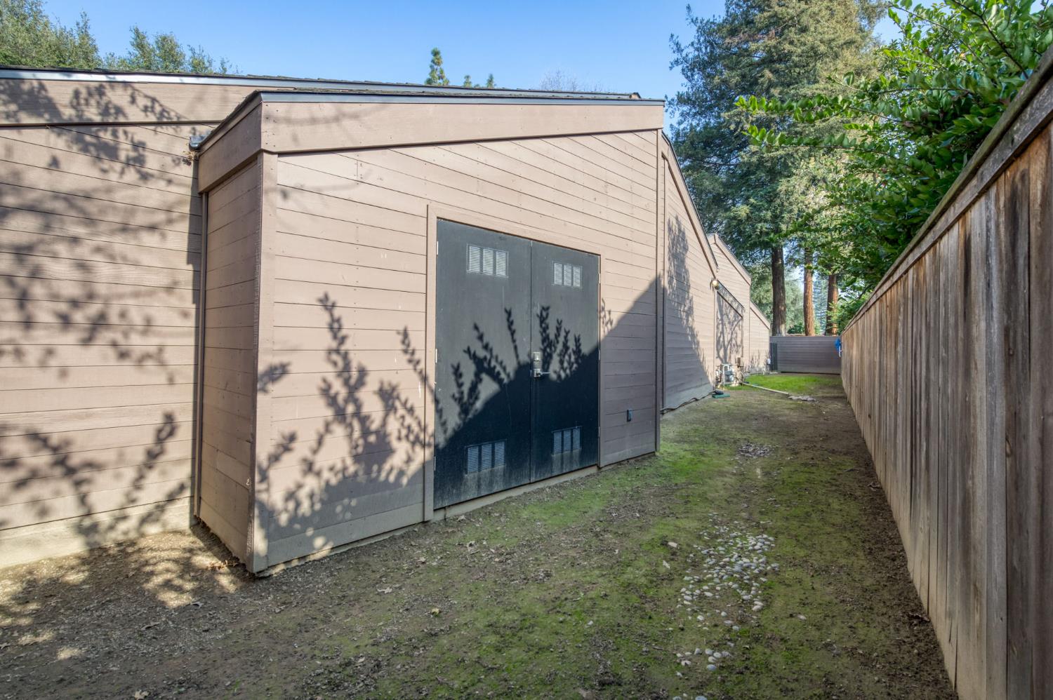 7621 N Laguna Vista Ave, Fresno, CA 93711