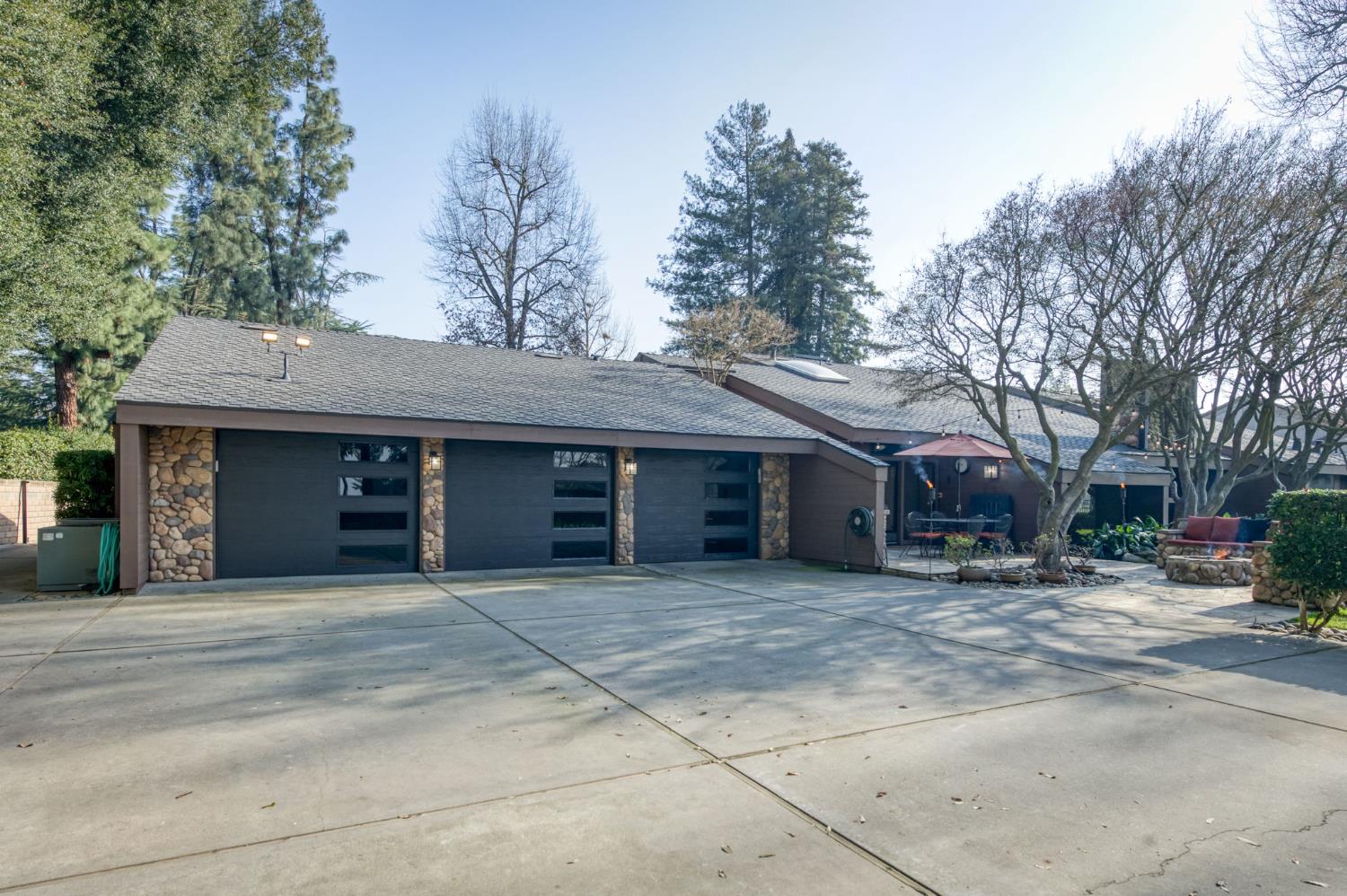 7621 N Laguna Vista Ave, Fresno, CA 93711