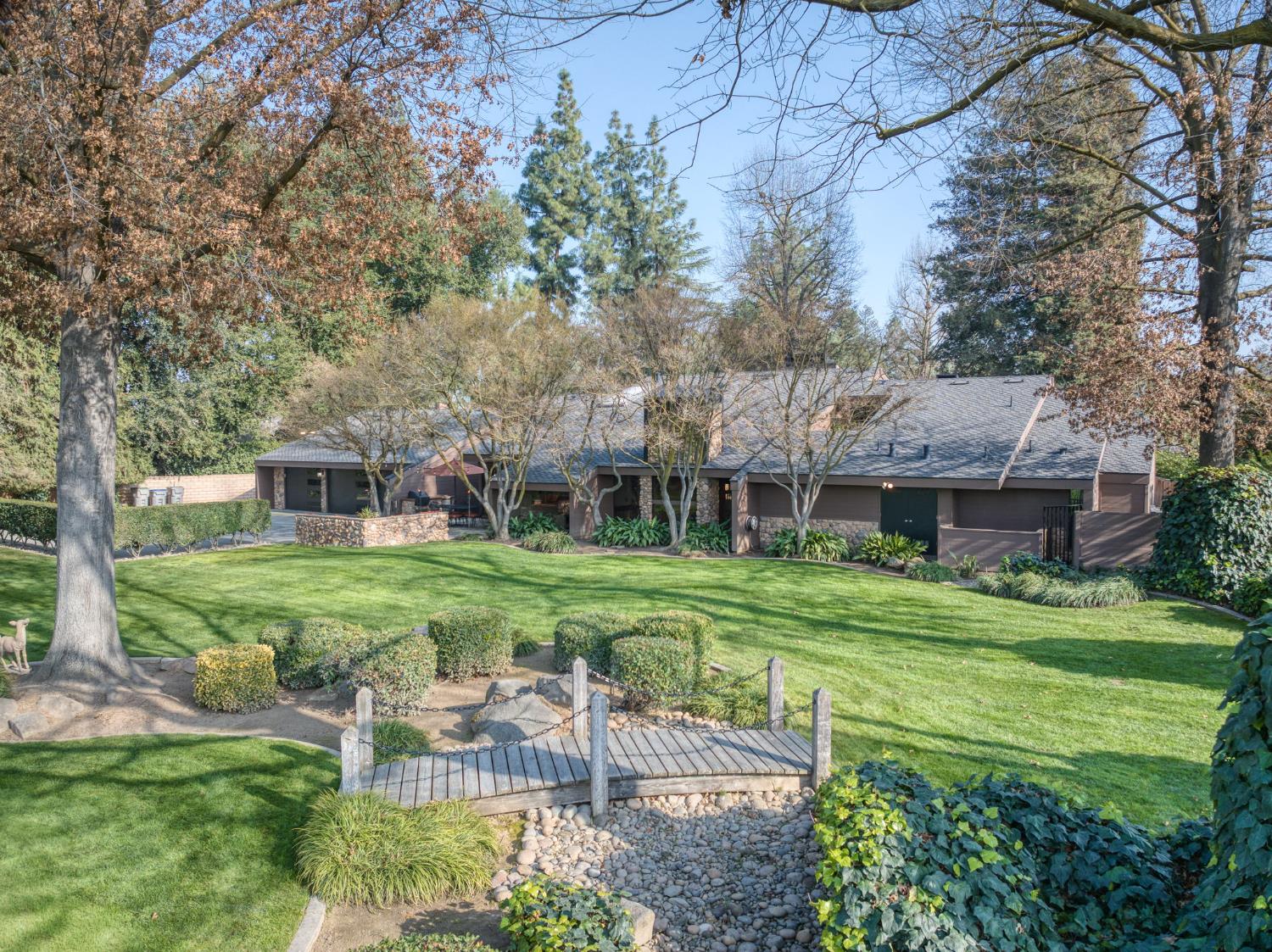 7621 N Laguna Vista Ave, Fresno, CA 93711