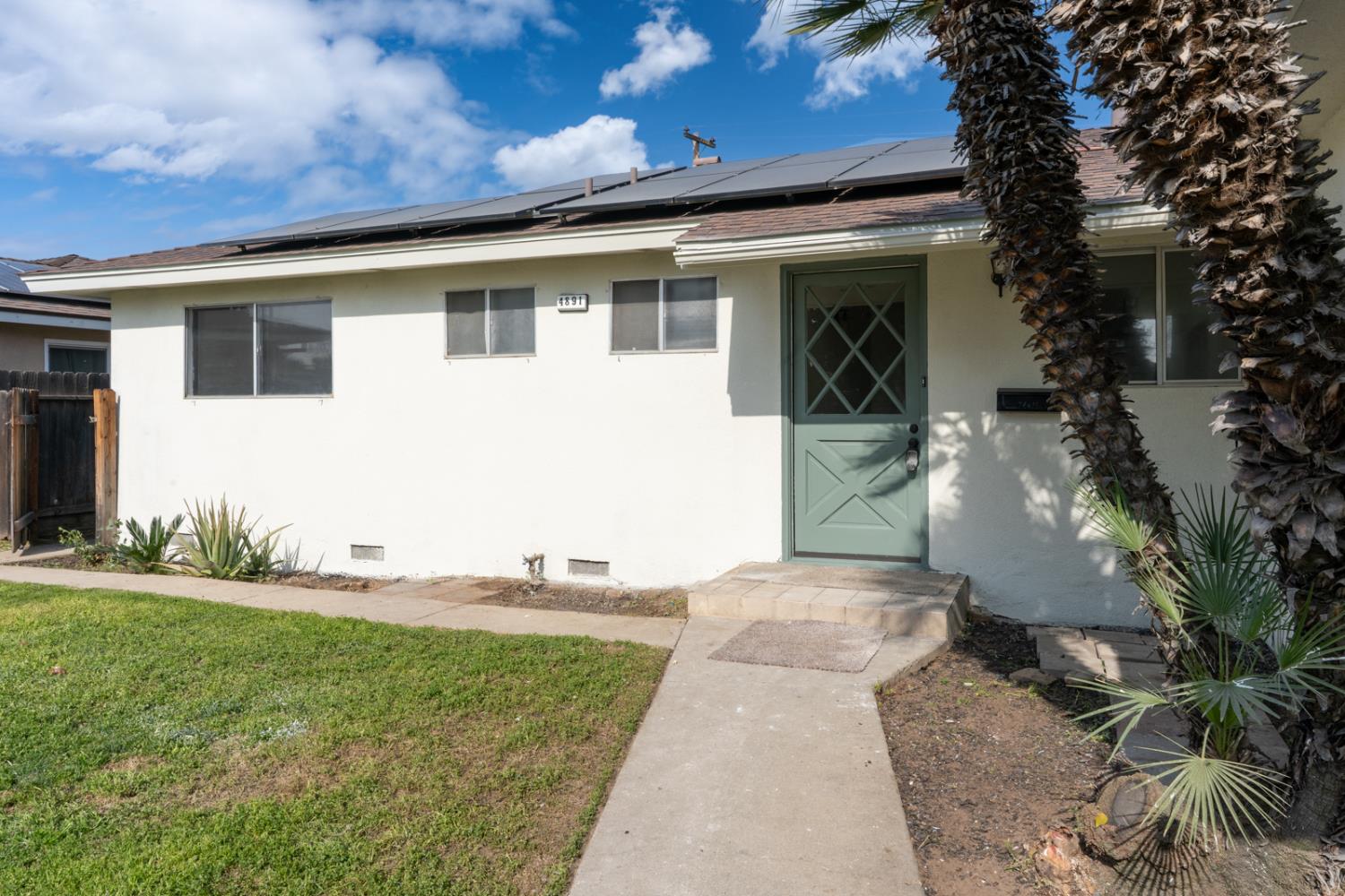 4891 E Rialto Ave, Fresno, CA 93726