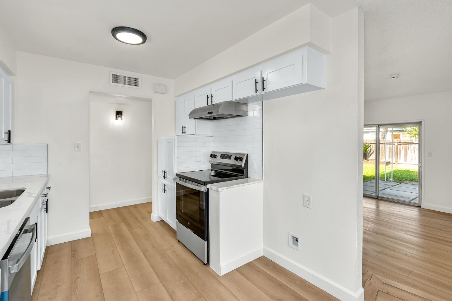 4891 E Rialto Ave, Fresno, CA 93726