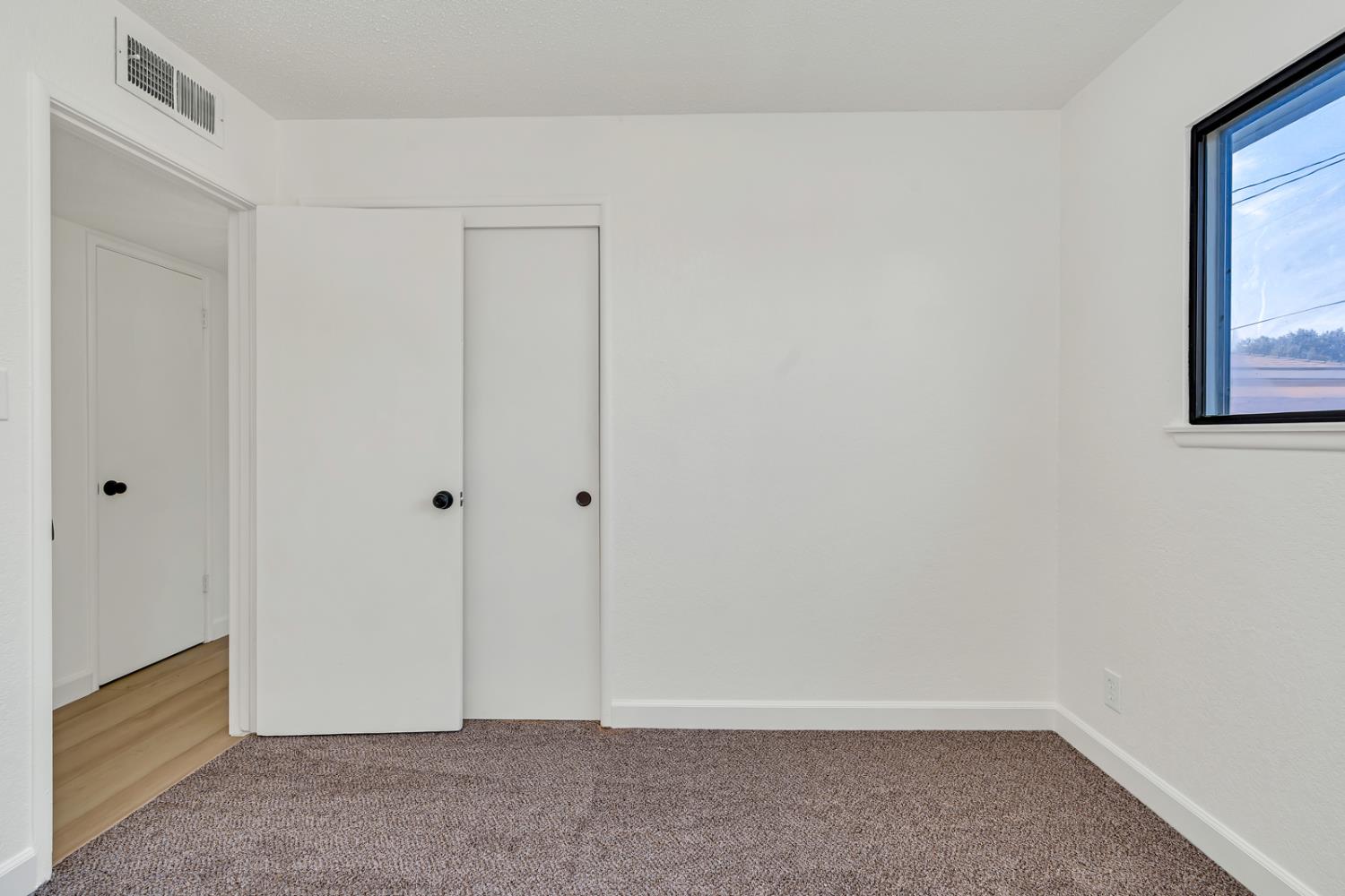 4891 E Rialto Ave, Fresno, CA 93726