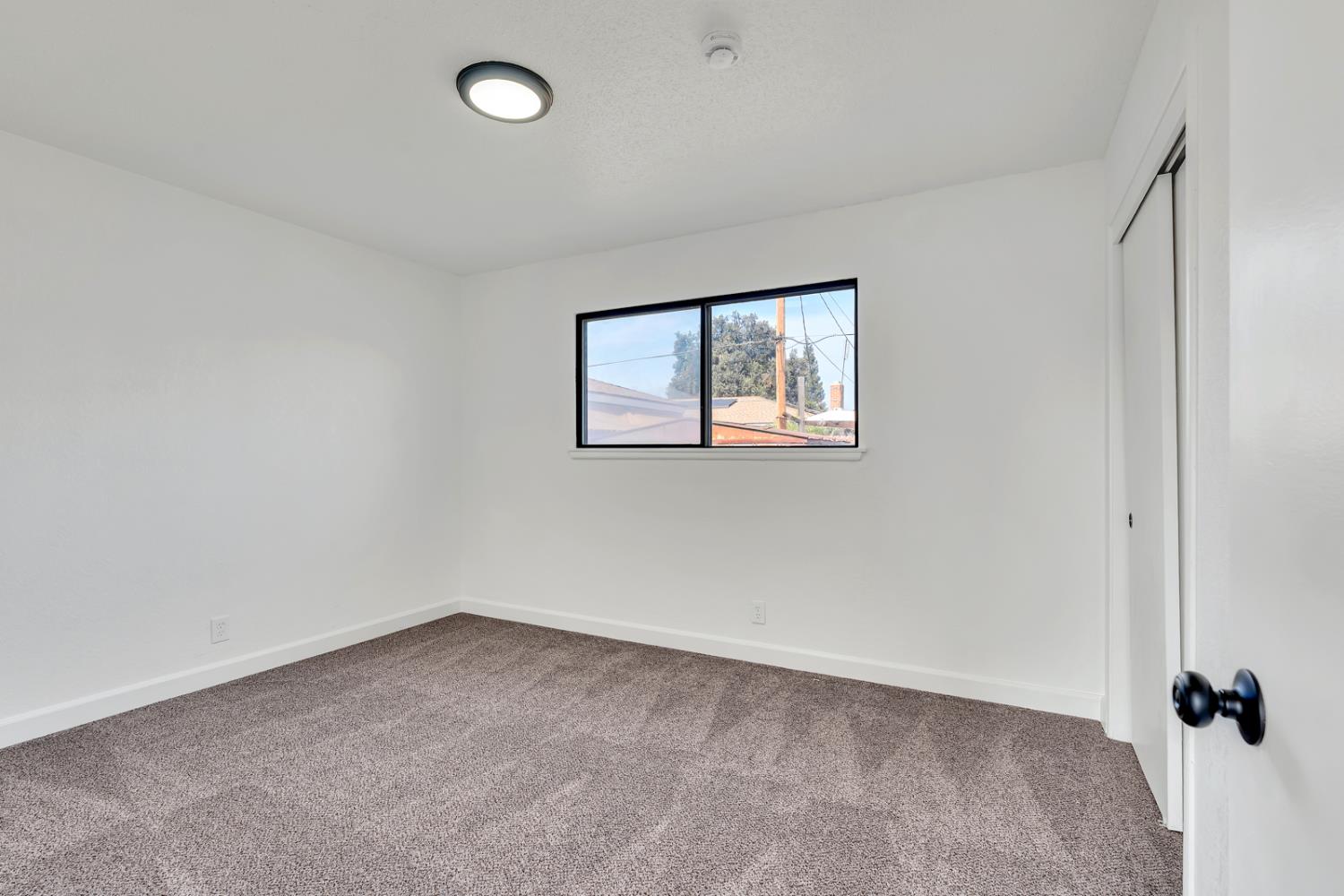 4891 E Rialto Ave, Fresno, CA 93726