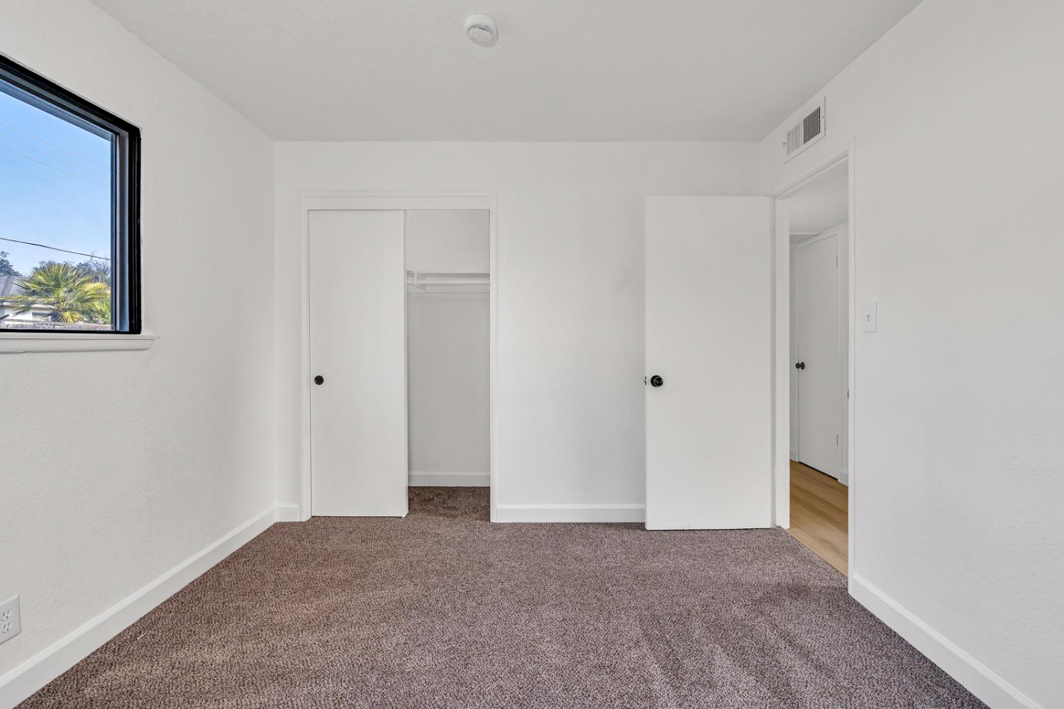 4891 E Rialto Ave, Fresno, CA 93726