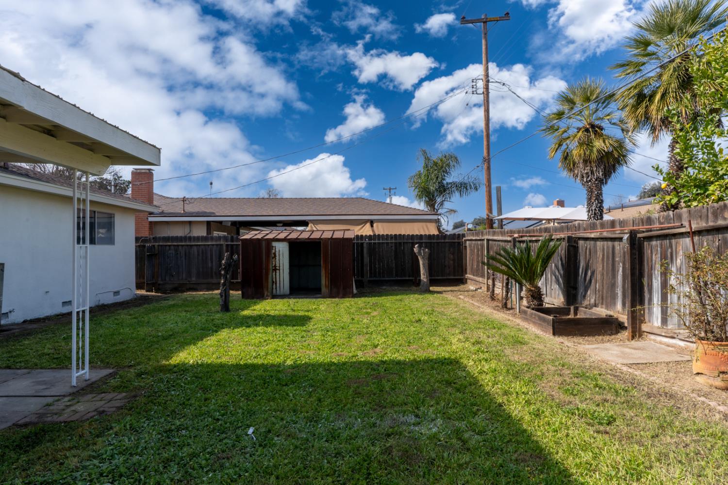 4891 E Rialto Ave, Fresno, CA 93726