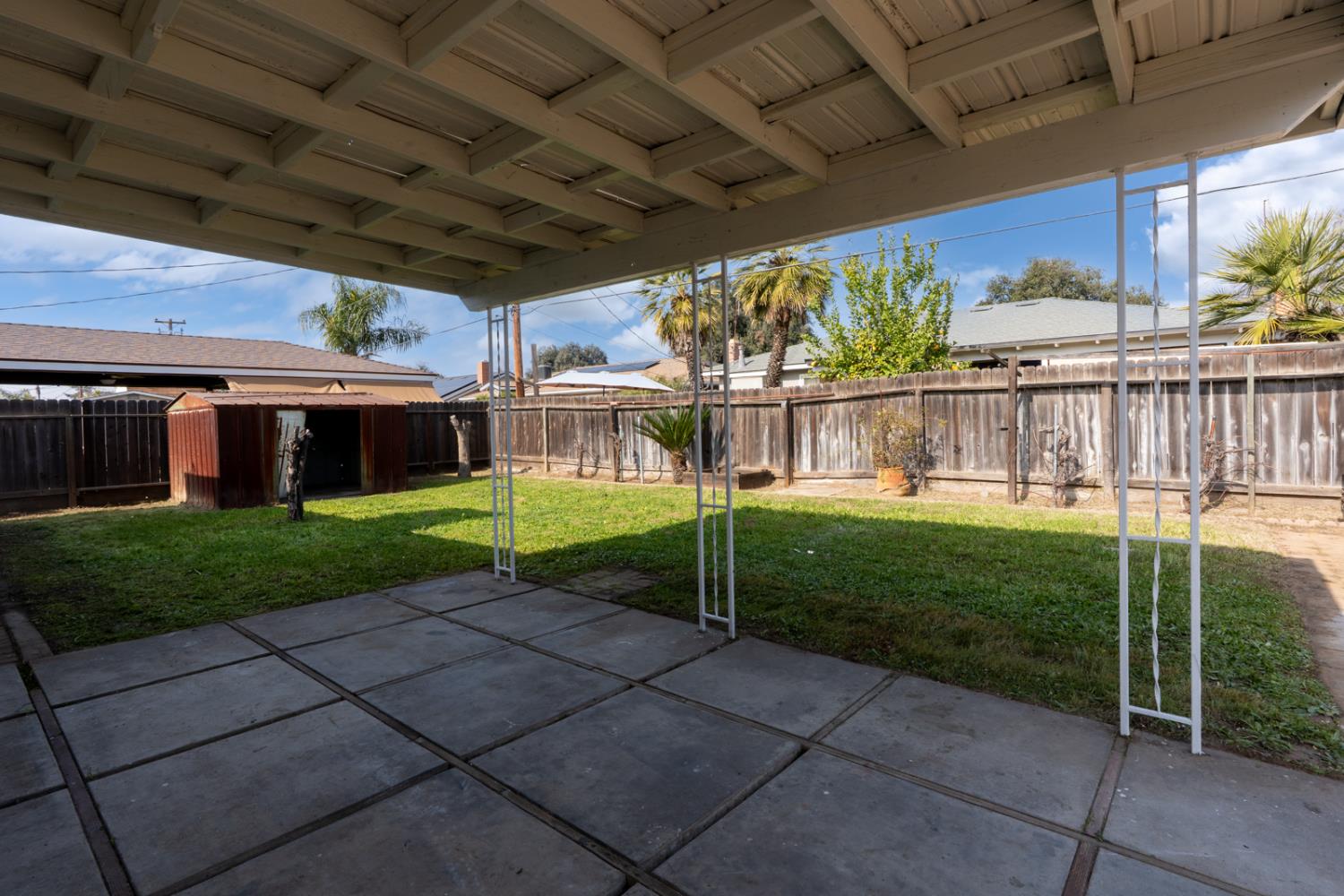 4891 E Rialto Ave, Fresno, CA 93726