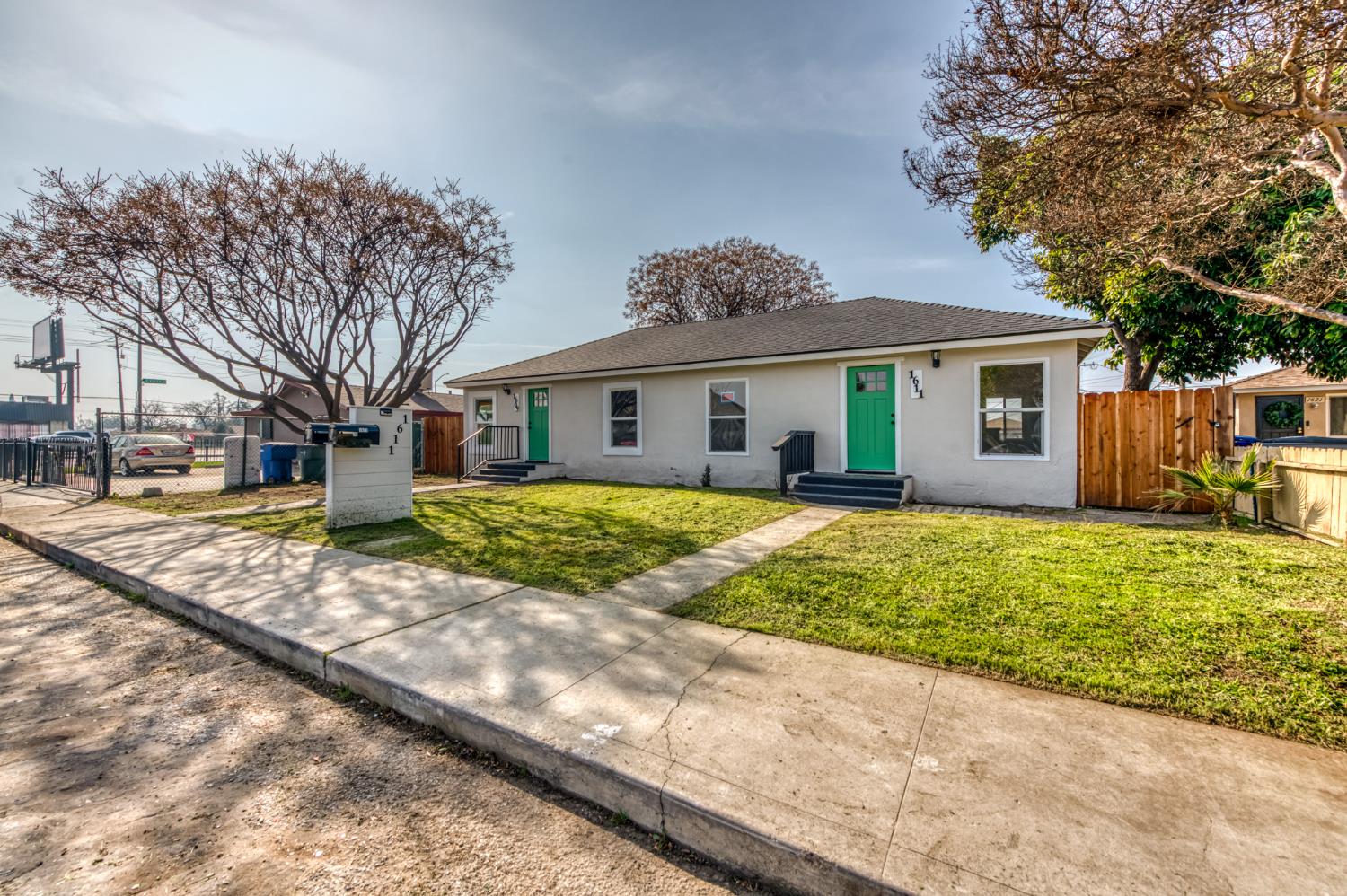 1609 1611 N 6Th St, Fresno, CA 93703