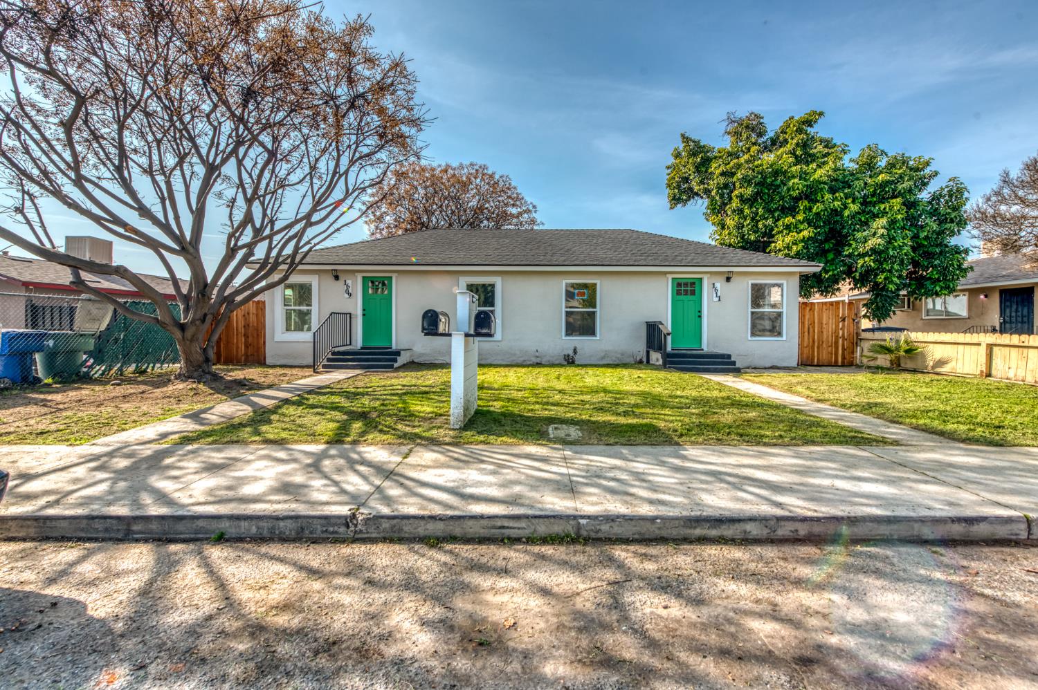 1609 1611 N 6Th St, Fresno, CA 93703