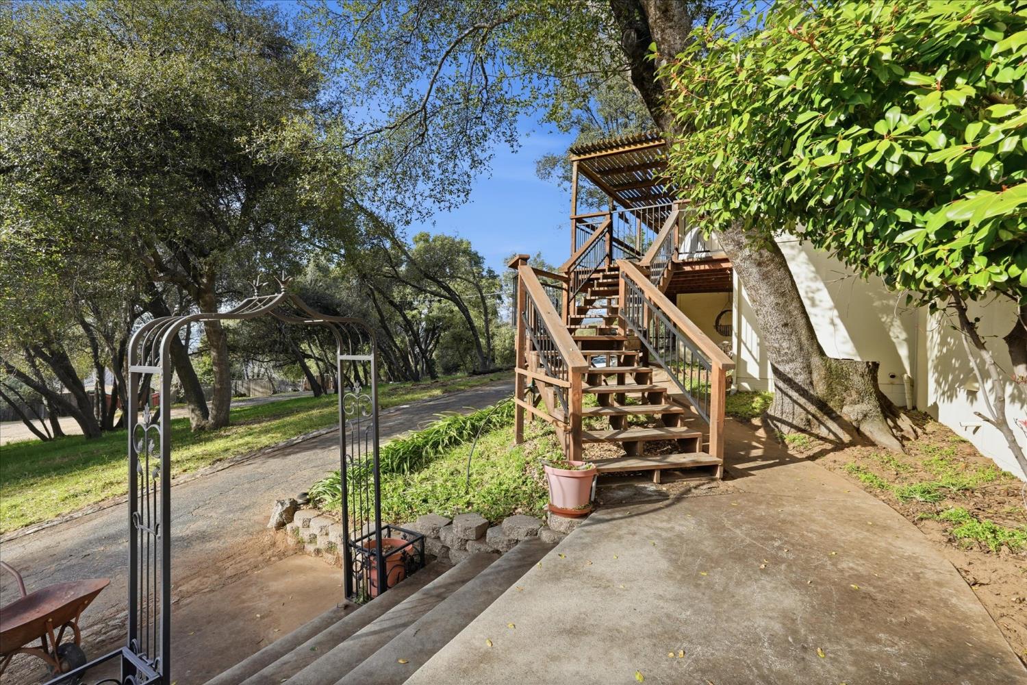 51590 Coyote Ridge Rd, Oakhurst, CA 93644