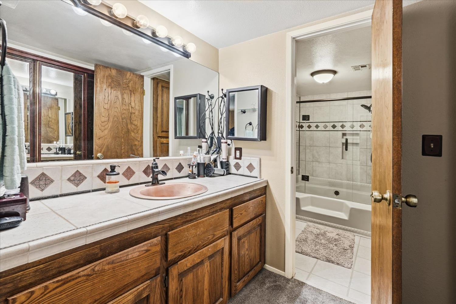 40182 Alerna Way, Oakhurst, CA 93644