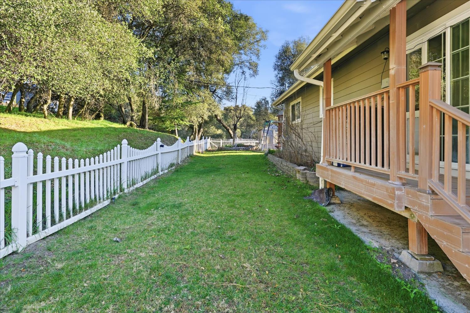 40182 Alerna Way, Oakhurst, CA 93644