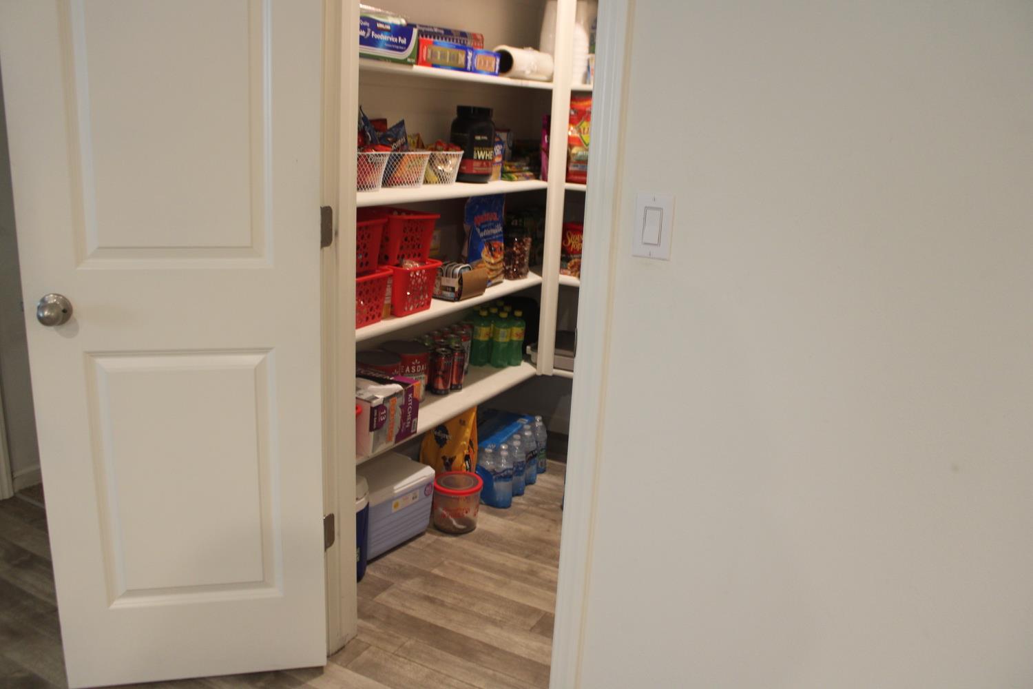 5586 E Saginaw Way, Fresno, CA 93722