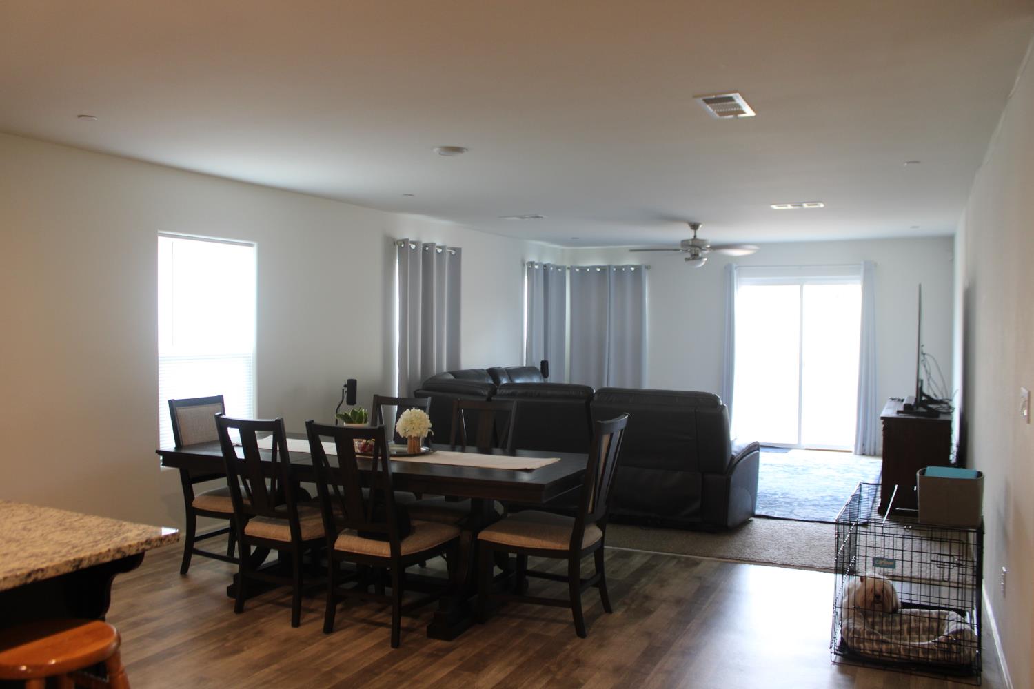 5586 E Saginaw Way, Fresno, CA 93722