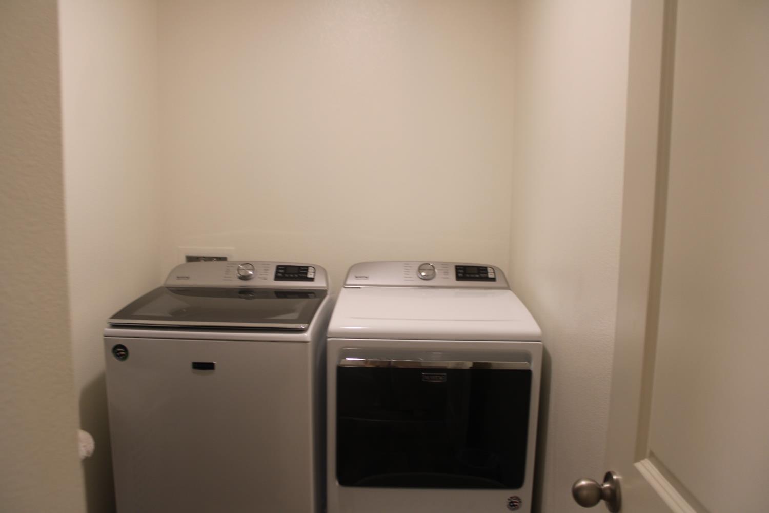 5586 E Saginaw Way, Fresno, CA 93722