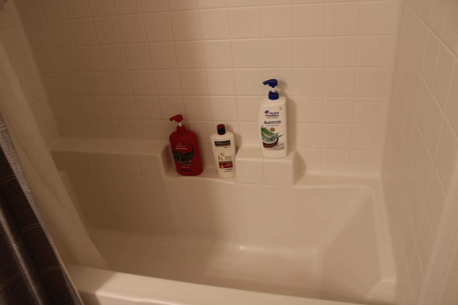 5586 E Saginaw Way, Fresno, CA 93722