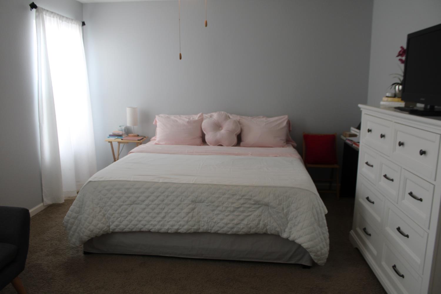 5586 E Saginaw Way, Fresno, CA 93722