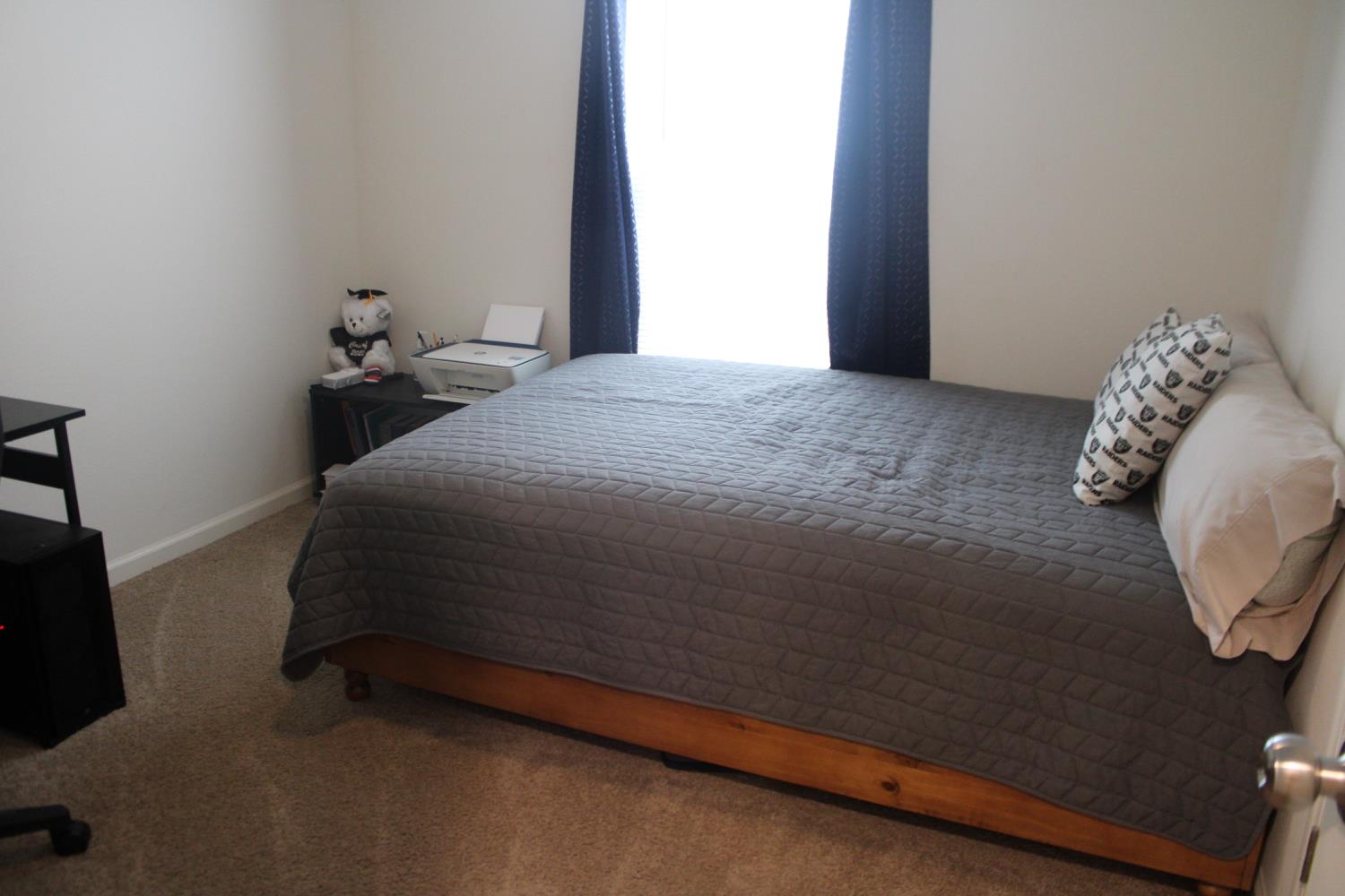 5586 E Saginaw Way, Fresno, CA 93722