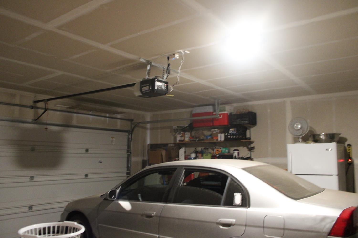 5586 E Saginaw Way, Fresno, CA 93722