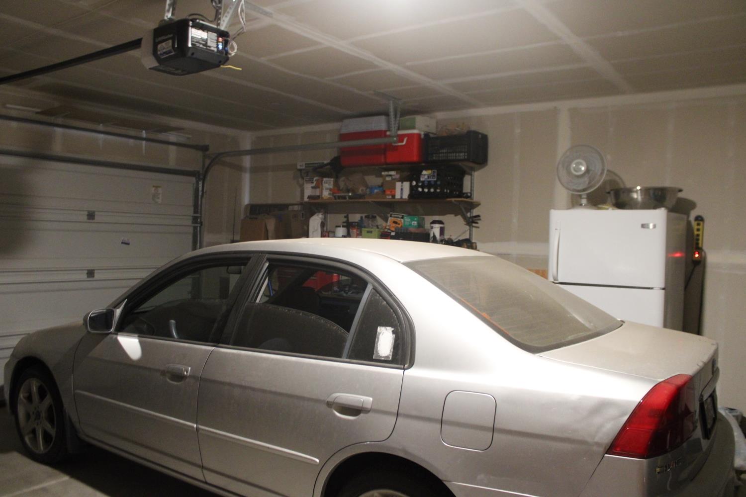 5586 E Saginaw Way, Fresno, CA 93722