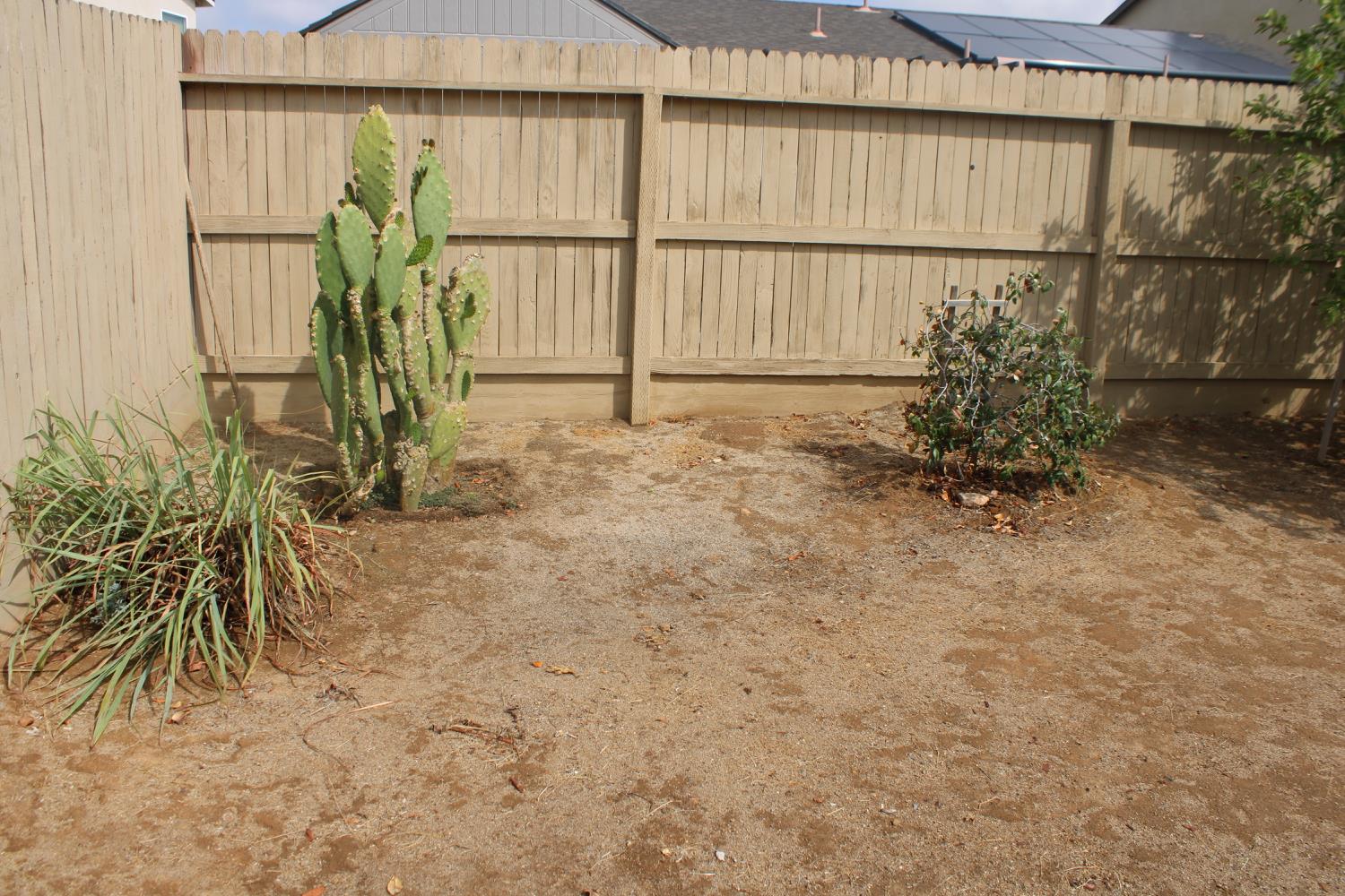 5586 E Saginaw Way, Fresno, CA 93722