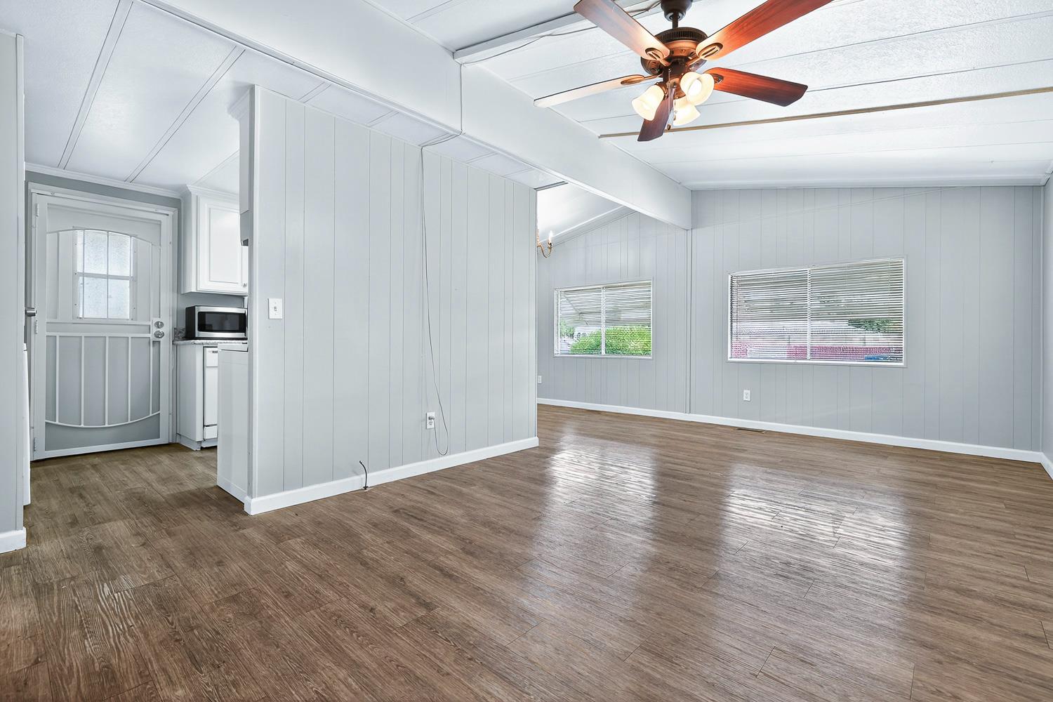 1001 Sylmar Ave #128, Clovis, CA 93612