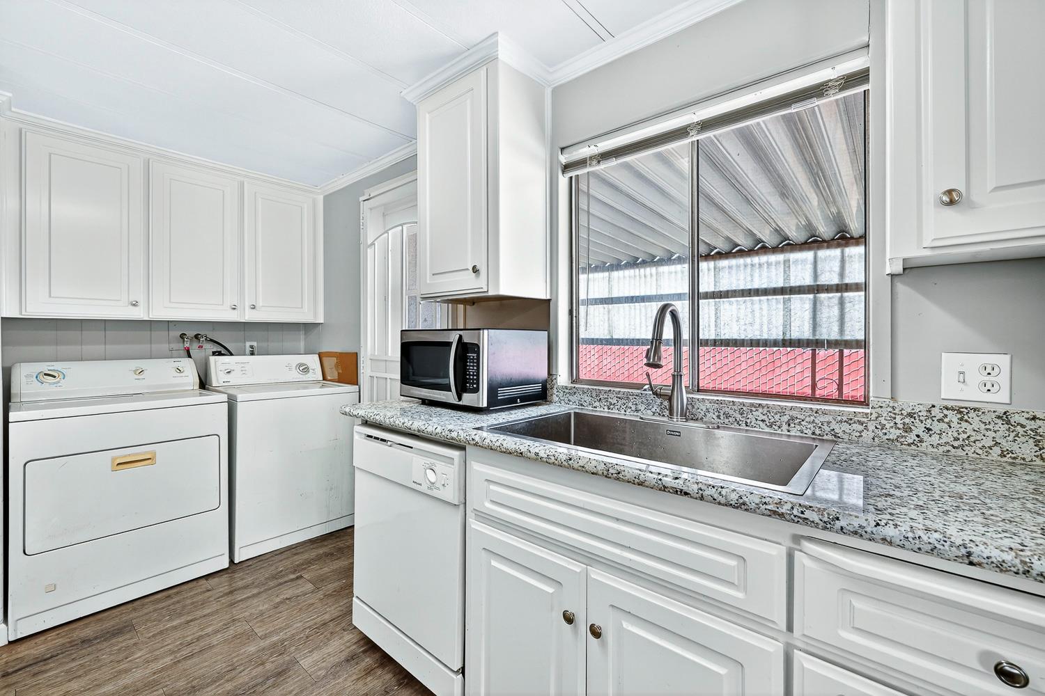 1001 Sylmar Ave #128, Clovis, CA 93612