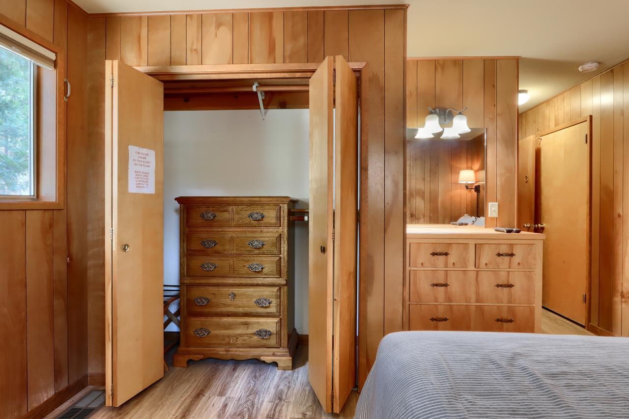 8067 Chilnualna Falls Rd, Wawona, CA 95389