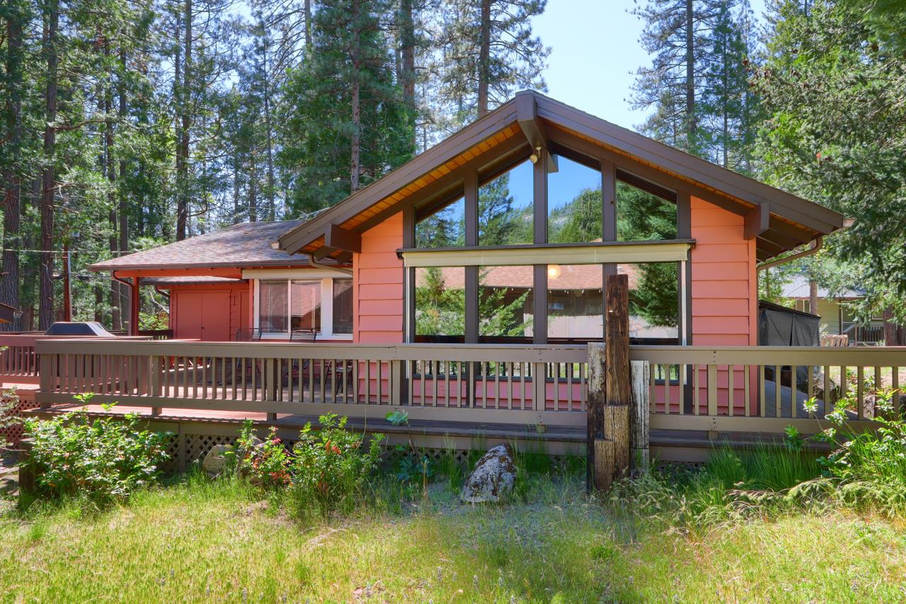 8067 Chilnualna Falls Rd, Wawona, CA 95389