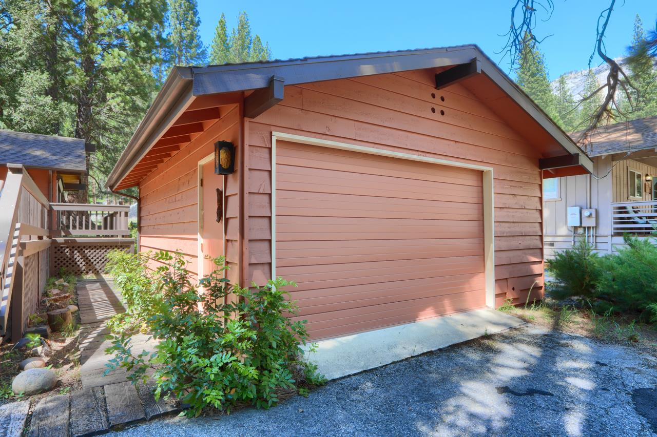 8067 Chilnualna Falls Rd, Wawona, CA 95389