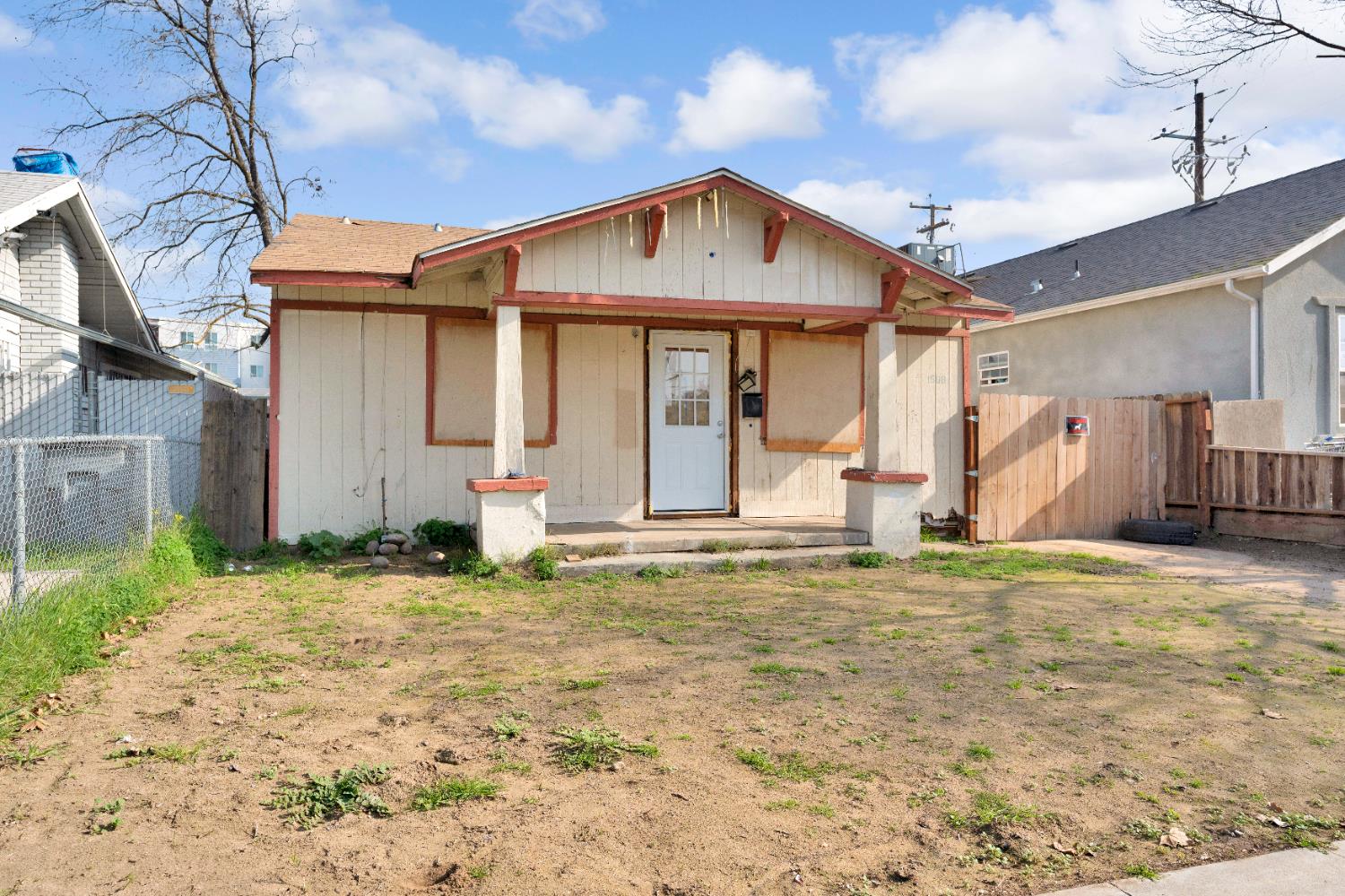 1508 N Calaveras Ave, Fresno, CA 93728