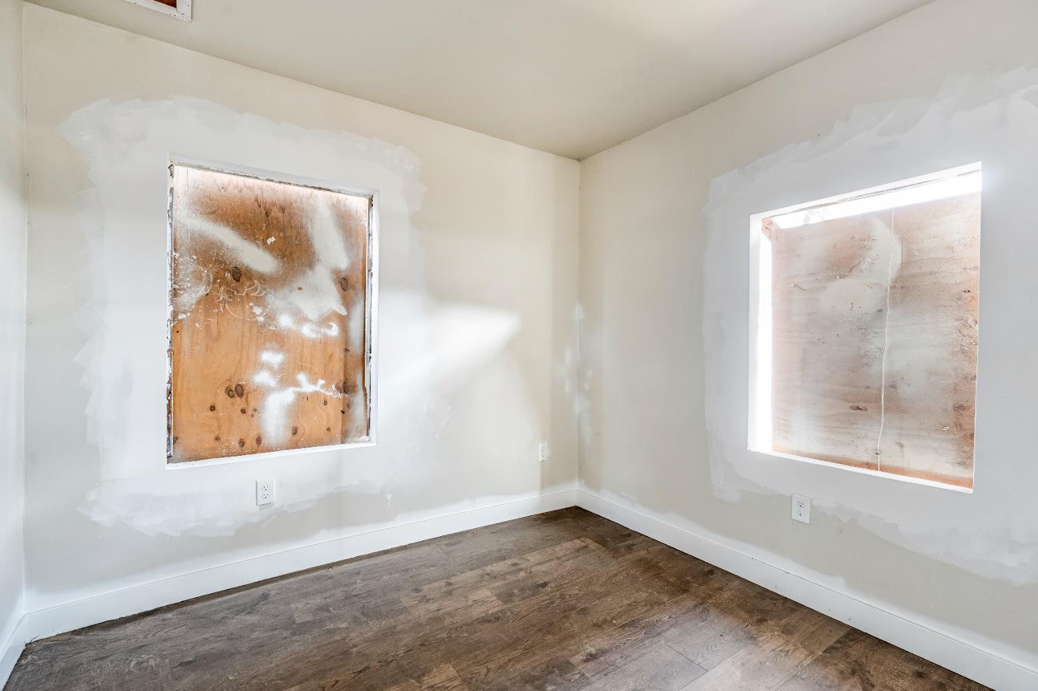 1508 N Calaveras Ave, Fresno, CA 93728