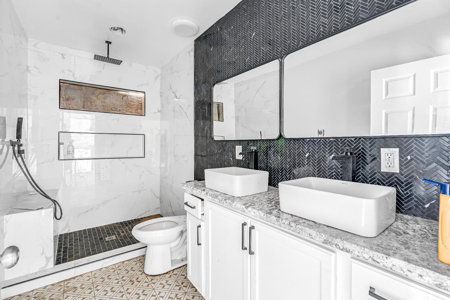 1508 N Calaveras Ave, Fresno, CA 93728