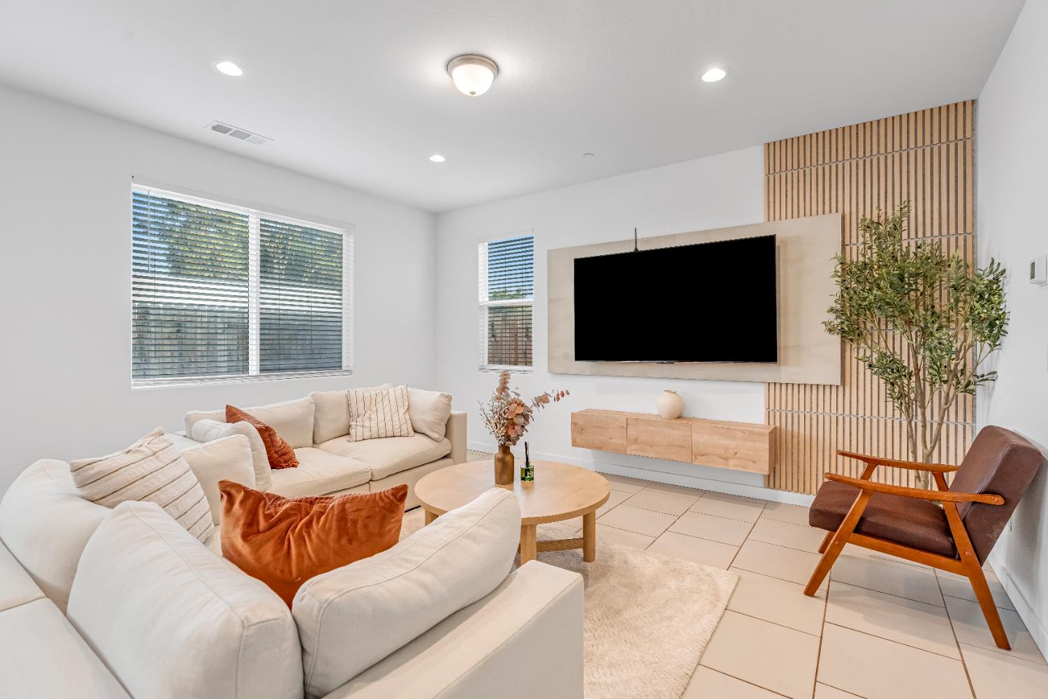 4210 N Reed Ave, Fresno, CA 93723