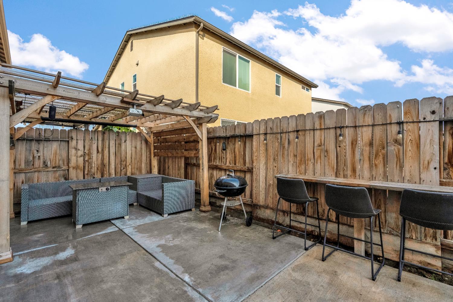 4210 N Reed Ave, Fresno, CA 93723