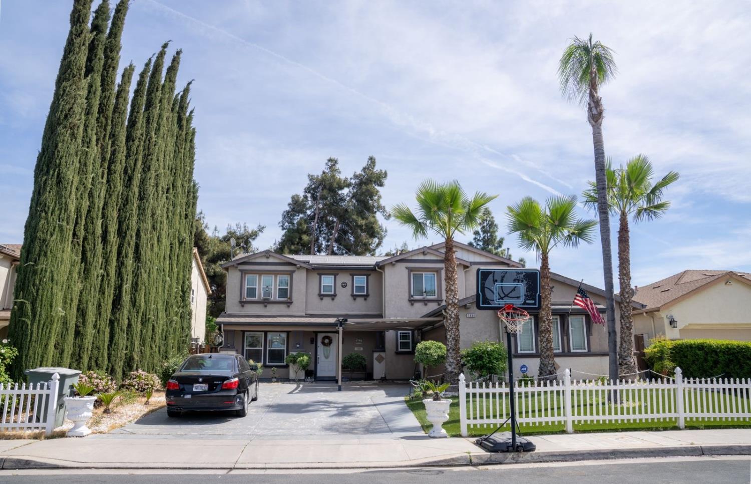 1896 N Forestiere Ave, Fresno, CA 93722