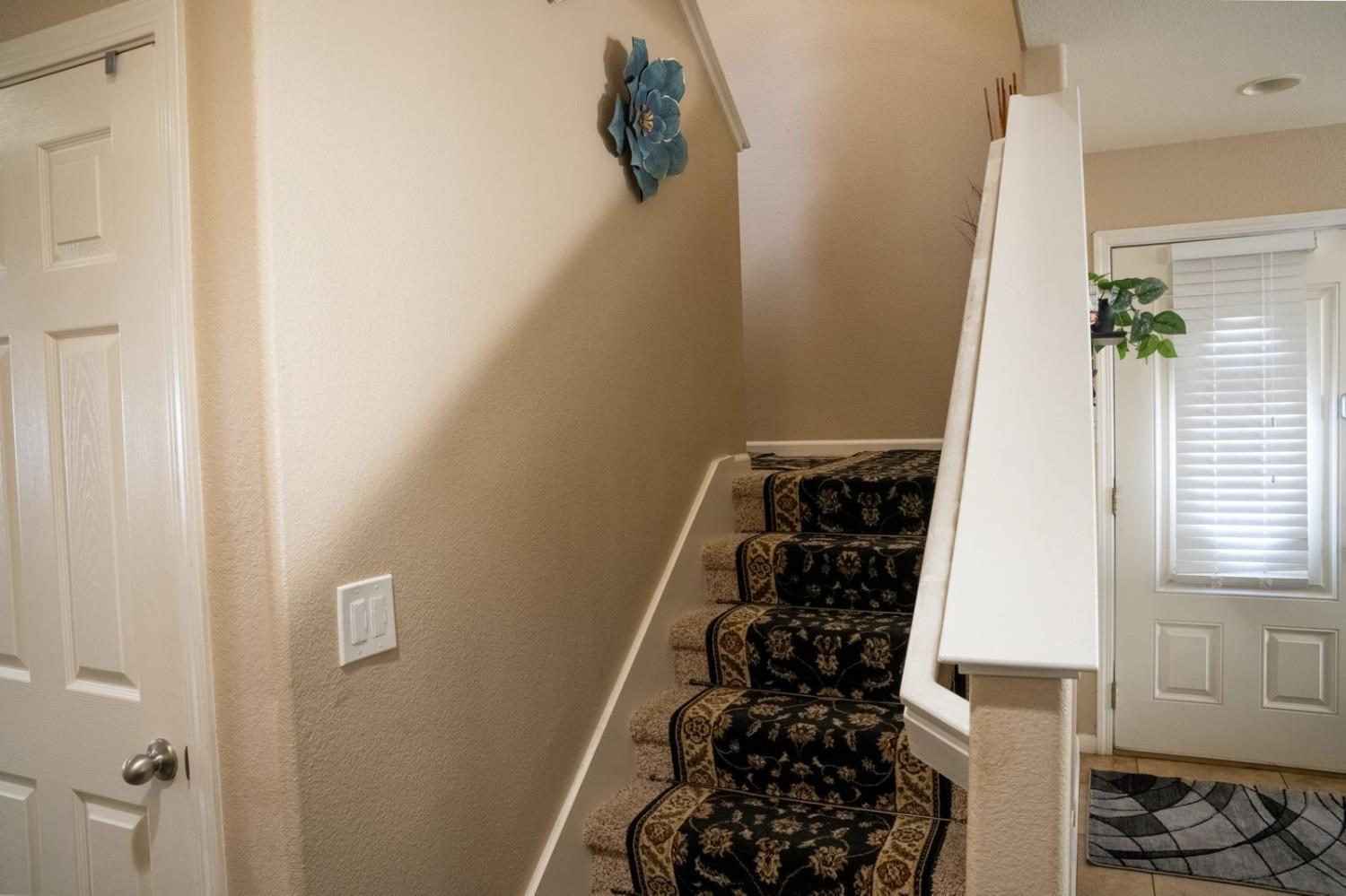 1896 N Forestiere Ave, Fresno, CA 93722