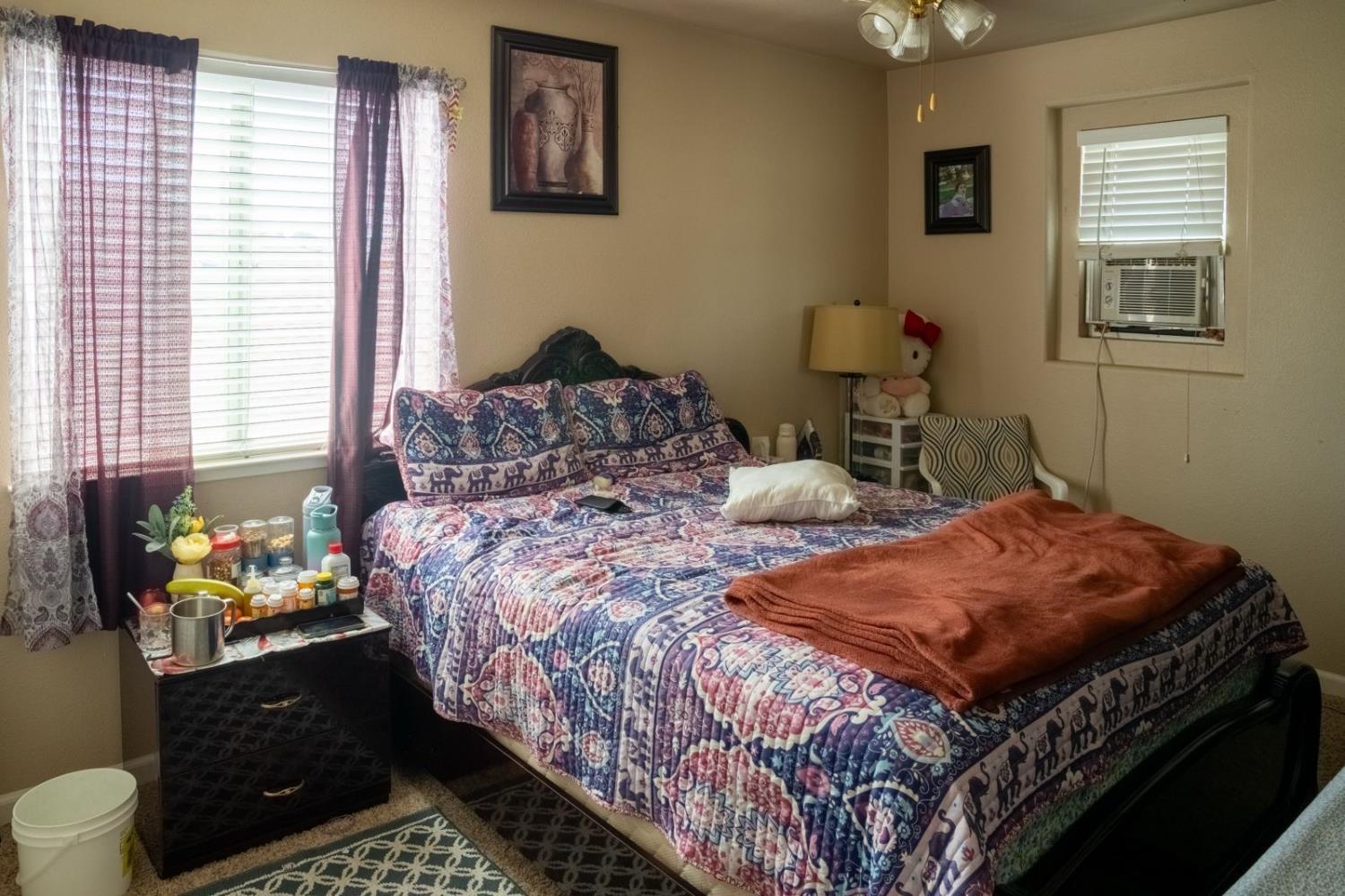 1896 N Forestiere Ave, Fresno, CA 93722